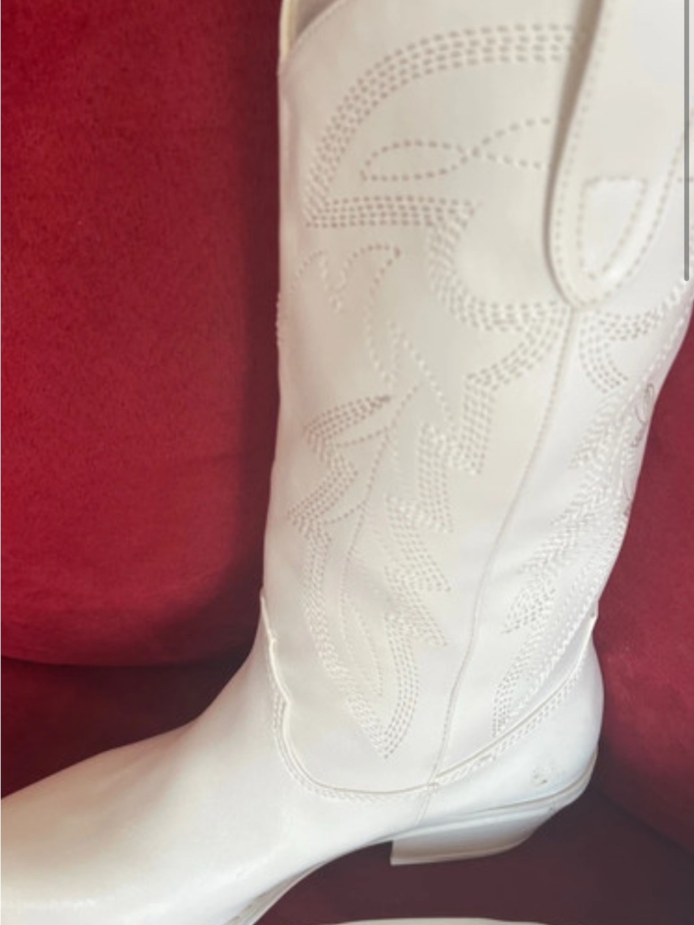 White Women's Western Boot - Stylish Embroidered Cowboy Boot